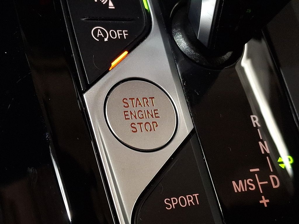 Thumbnail: 2023 BMW X4 - 21