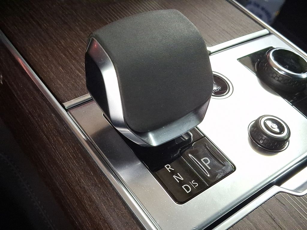 Thumbnail: 2023 Land Rover Range Rover - 10