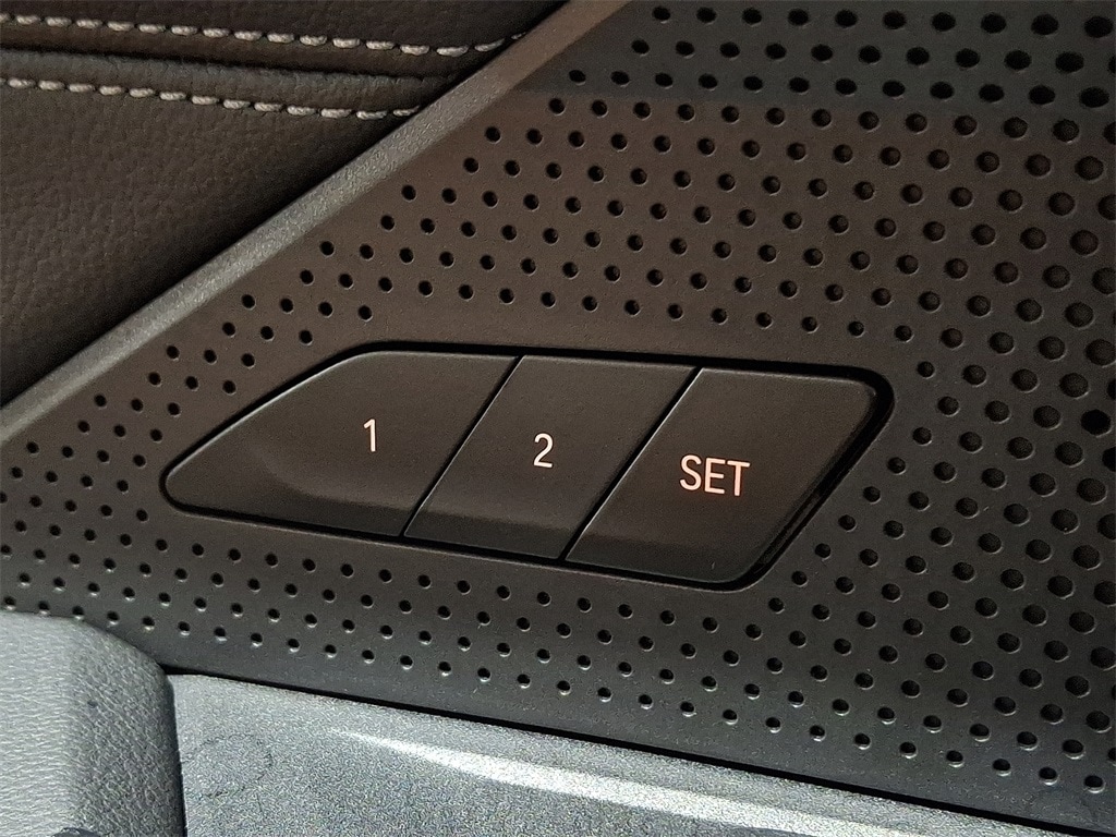 Thumbnail: 2025 BMW i4 - 24