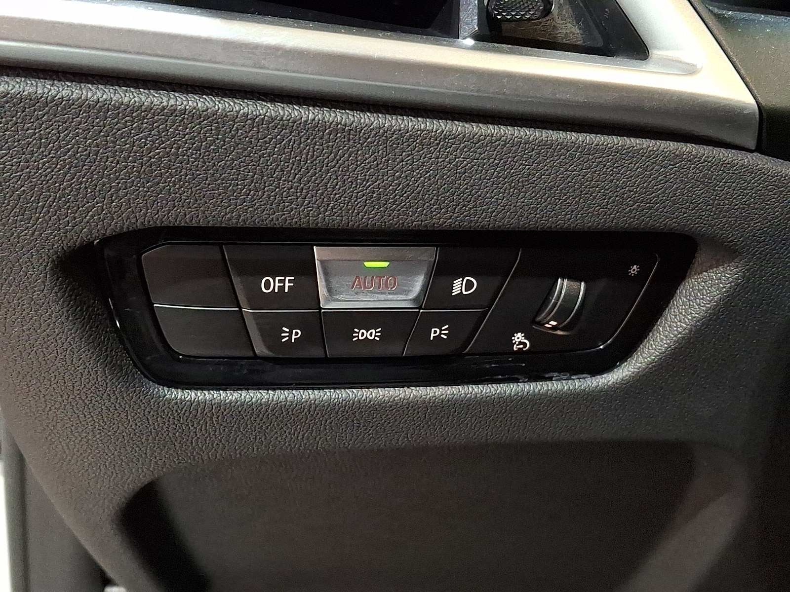 Thumbnail: 2025 BMW i4 - 22