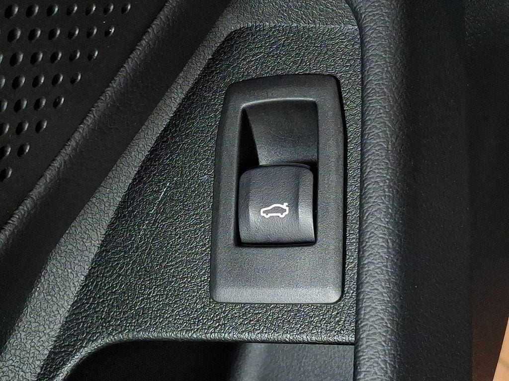 Thumbnail: 2023 BMW 3 Series - 18