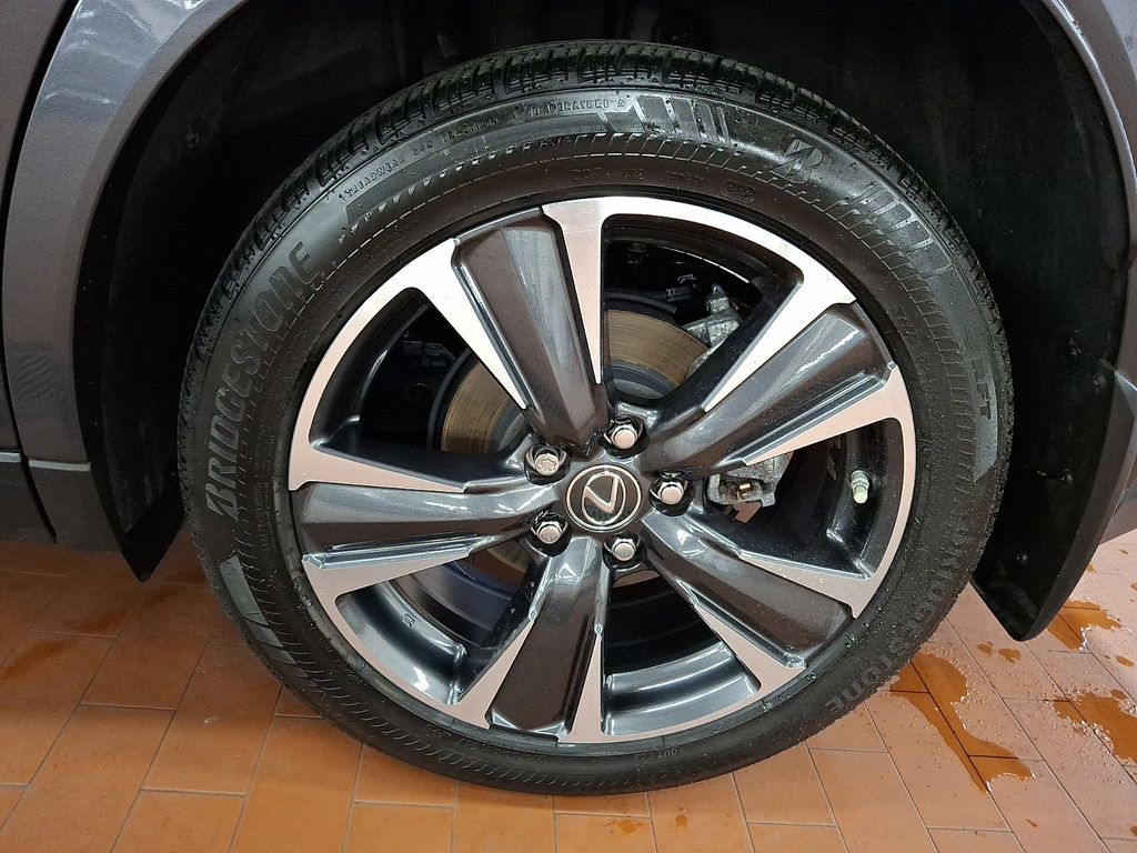 Thumbnail: 2023 Lexus UX - 7