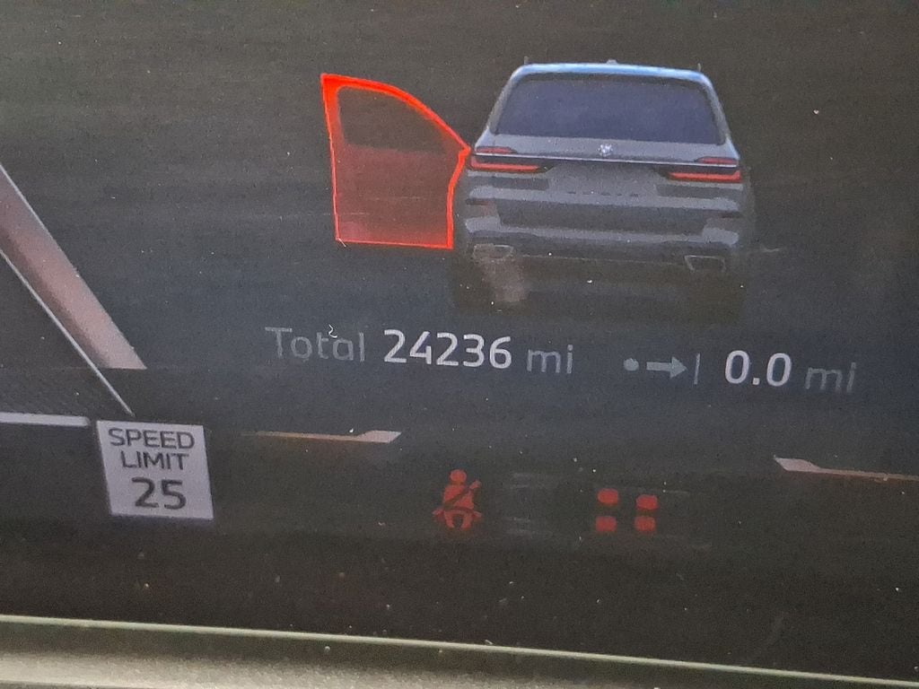 Thumbnail: 2024 BMW X7 - 15