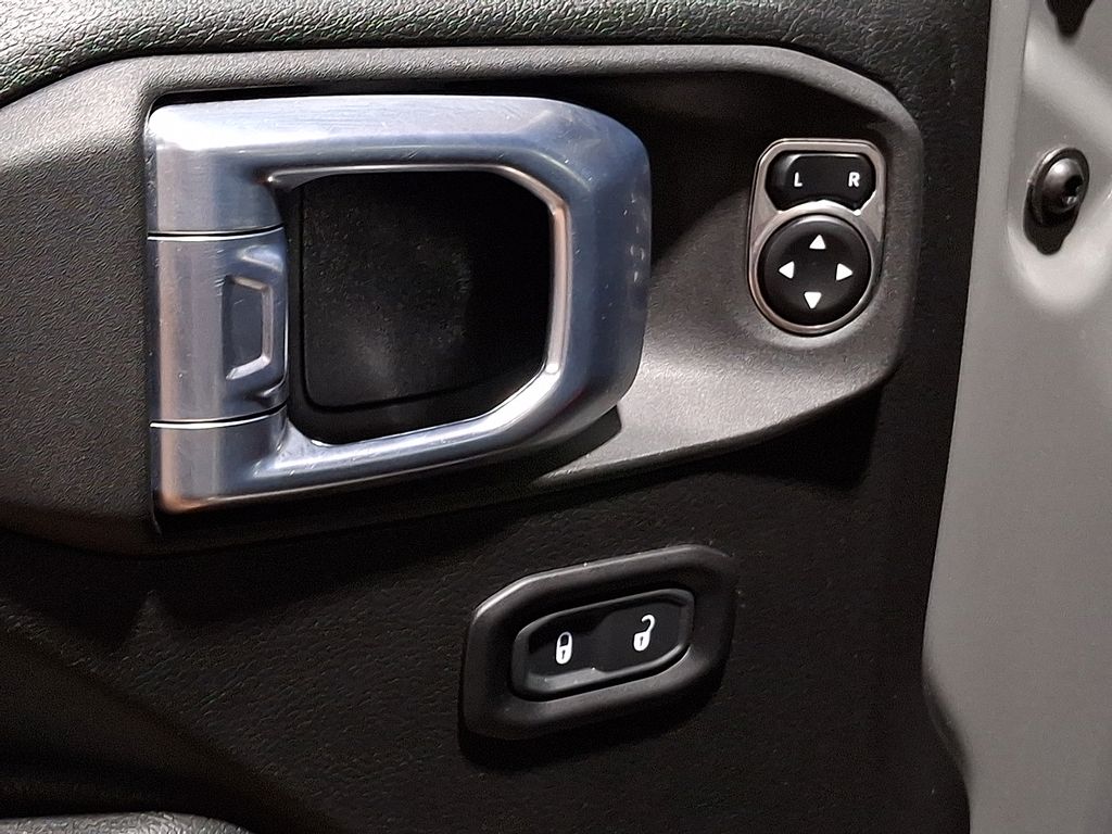 Thumbnail: 2021 Jeep Wrangler - 22