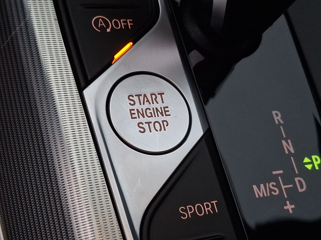 Thumbnail: 2021 BMW 3 Series - 22