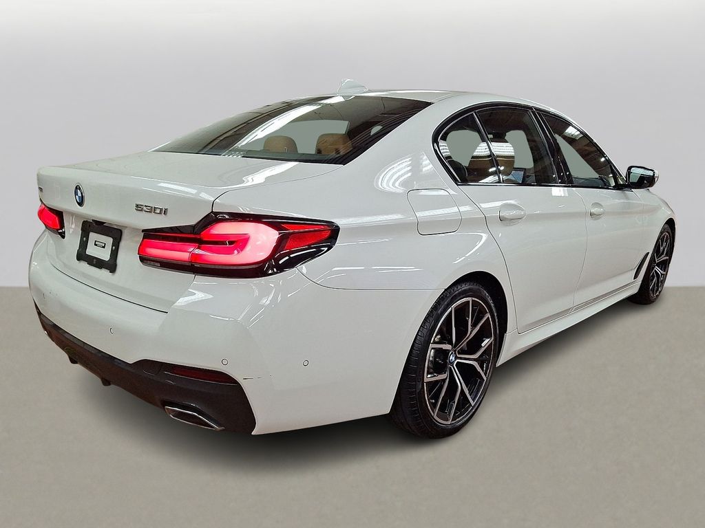 Thumbnail: 2023 BMW 5 Series - 4