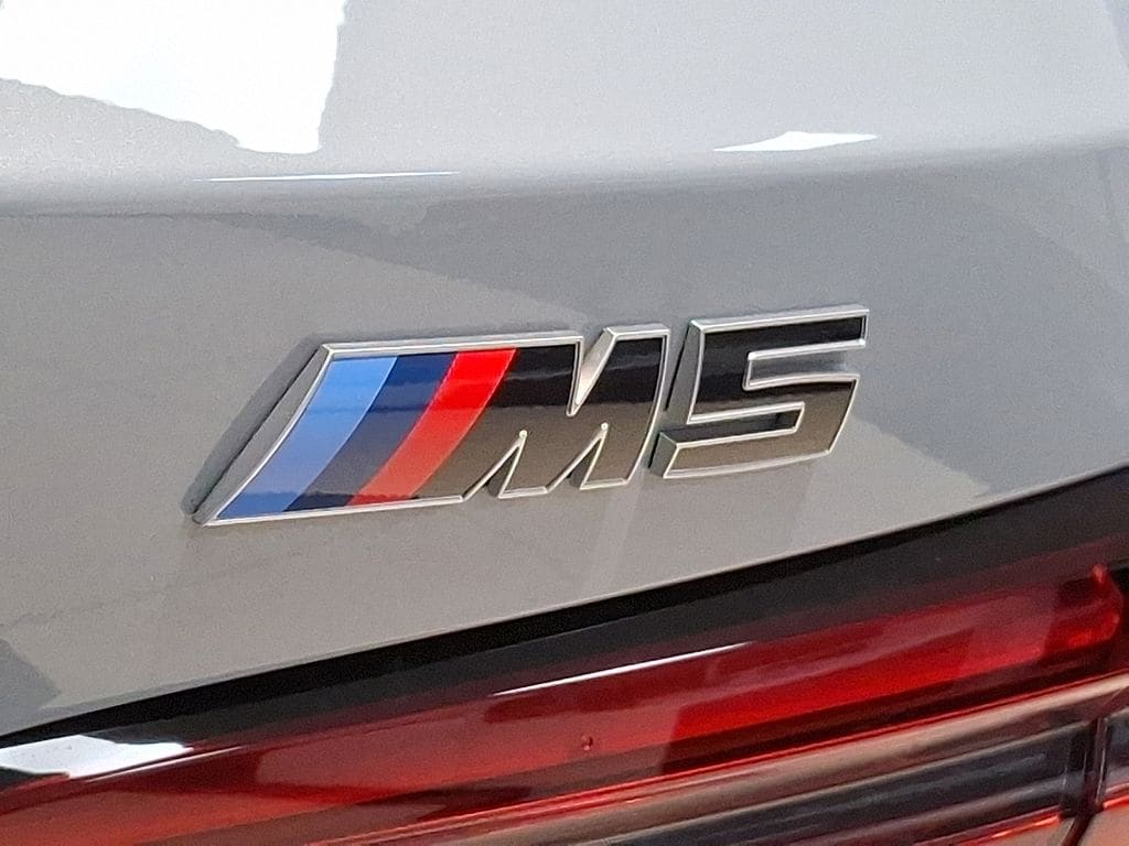 Thumbnail: 2026 BMW M5 - 7