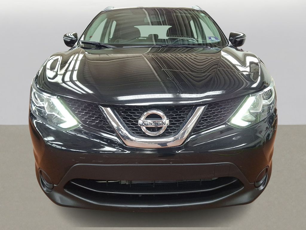 2017 Nissan Rogue Sport SV photo 2