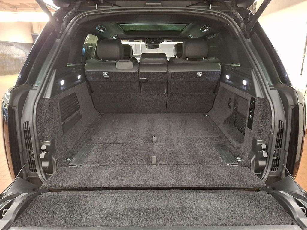 Thumbnail: 2023 Land Rover Range Rover - 23