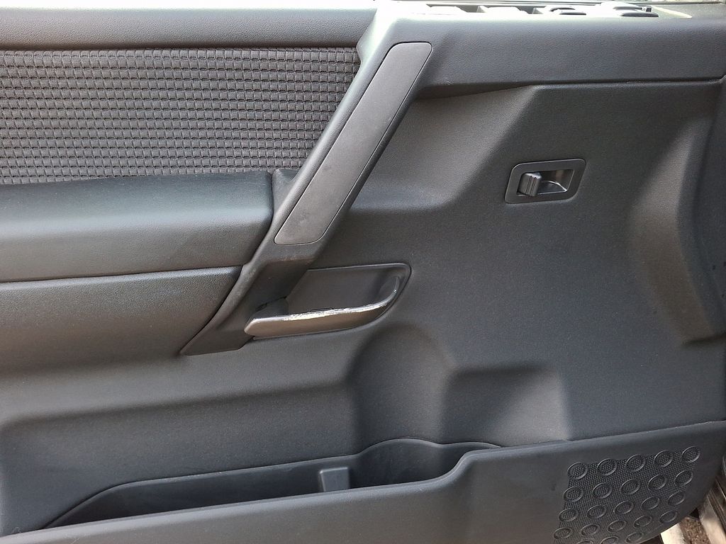 Thumbnail: 2014 Nissan Titan - 8