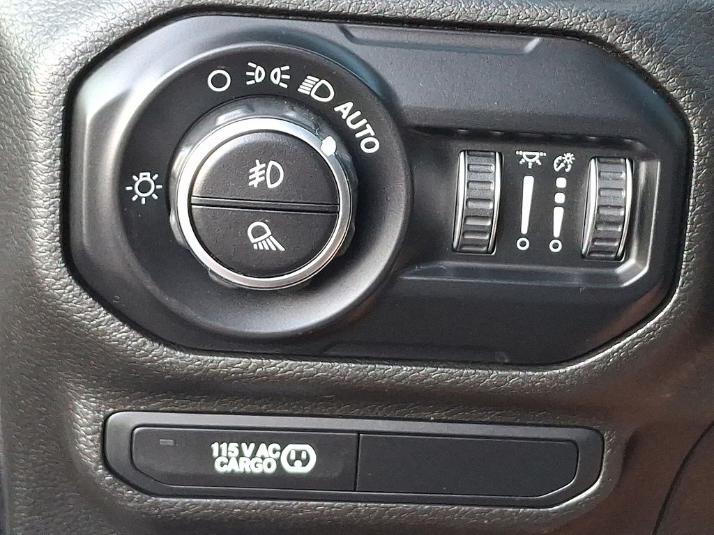 Thumbnail: 2020 Jeep Gladiator - 23