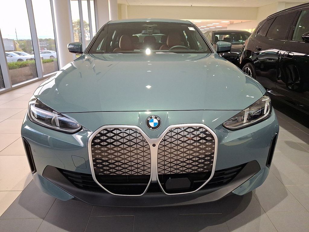 Thumbnail: 2026 BMW i4 - 2
