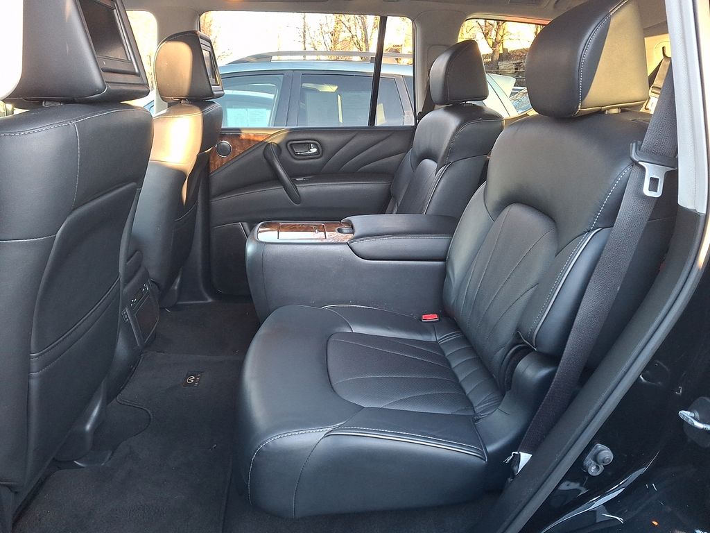 Thumbnail: 2016 INFINITI QX80 - 7