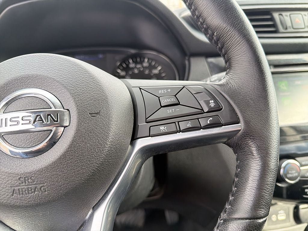 Thumbnail: 2018 Nissan Rogue - 25