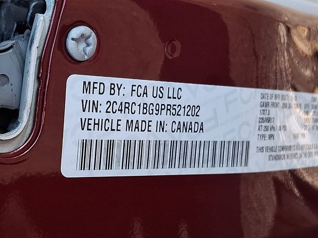 Thumbnail: 2023 Chrysler Pacifica - 25