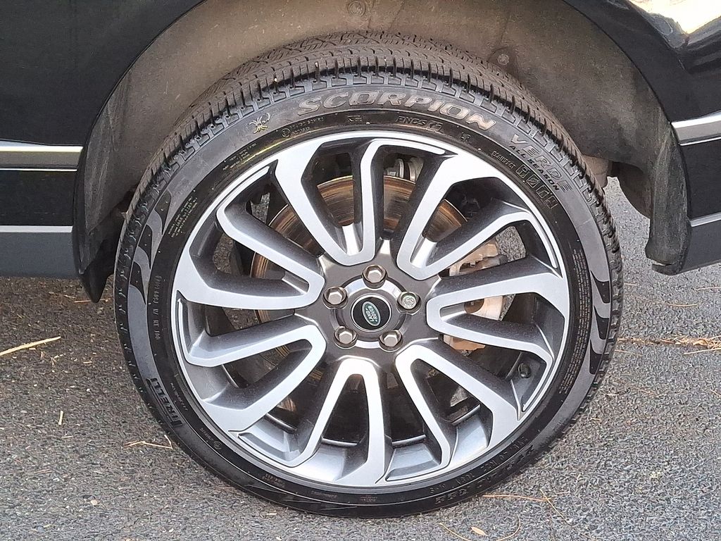 Thumbnail: 2022 Land Rover Range Rover - 7