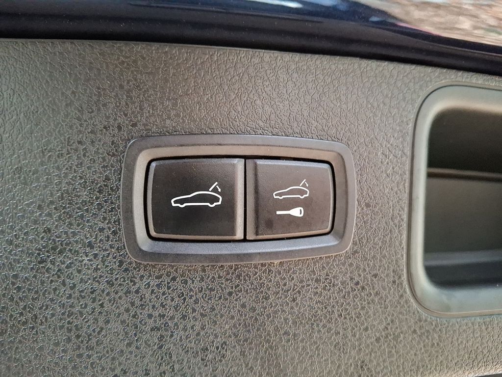 Thumbnail: 2019 Porsche Macan - 28