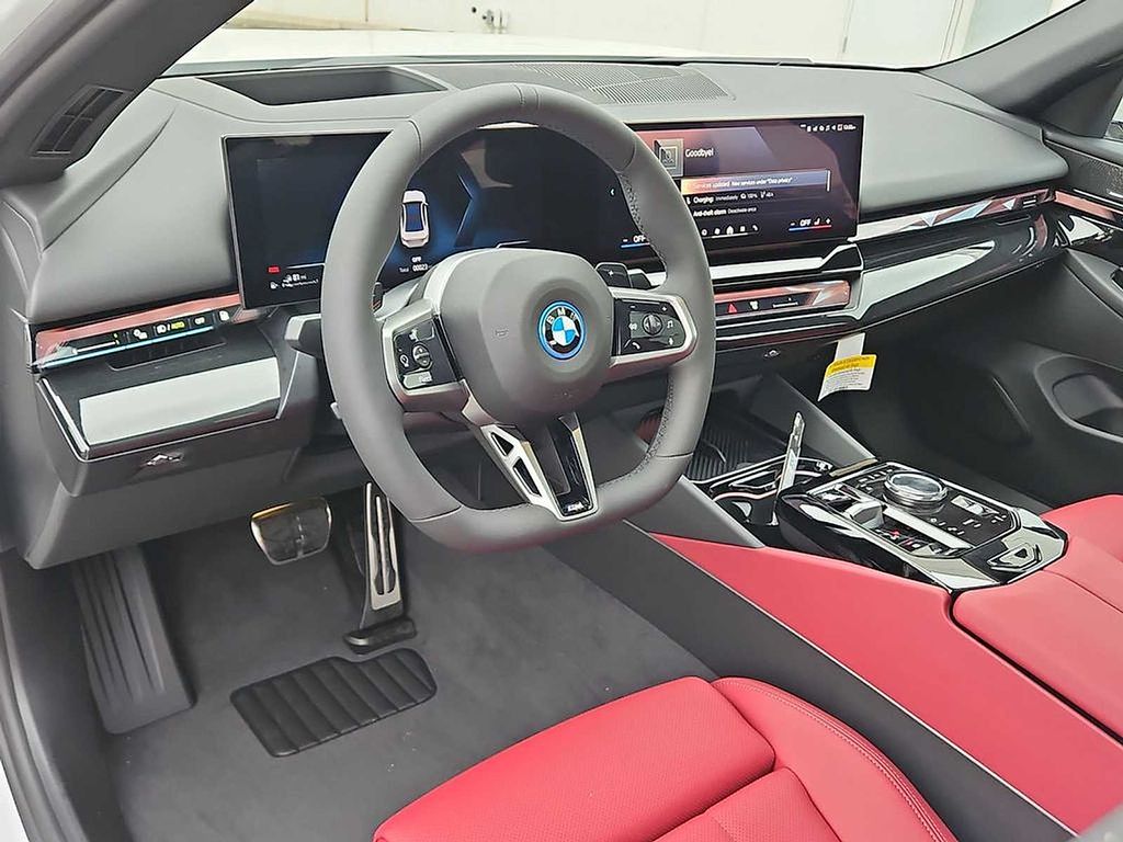 Thumbnail: 2026 BMW 5 Series - 10