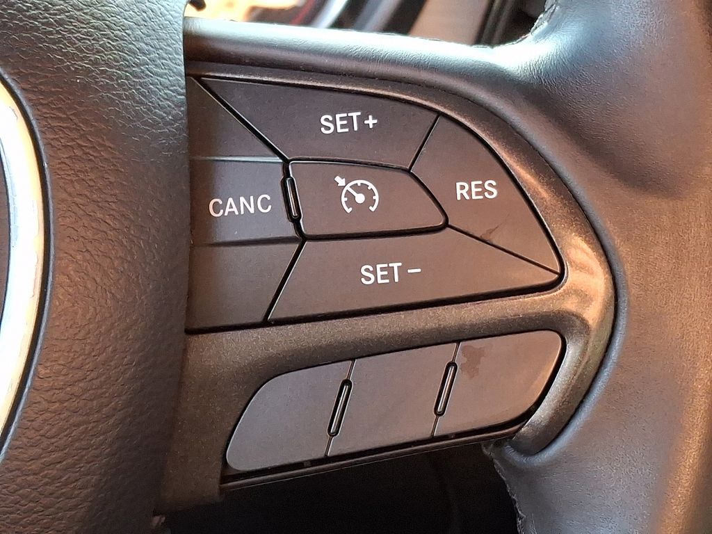 Thumbnail: 2015 Dodge Challenger - 19