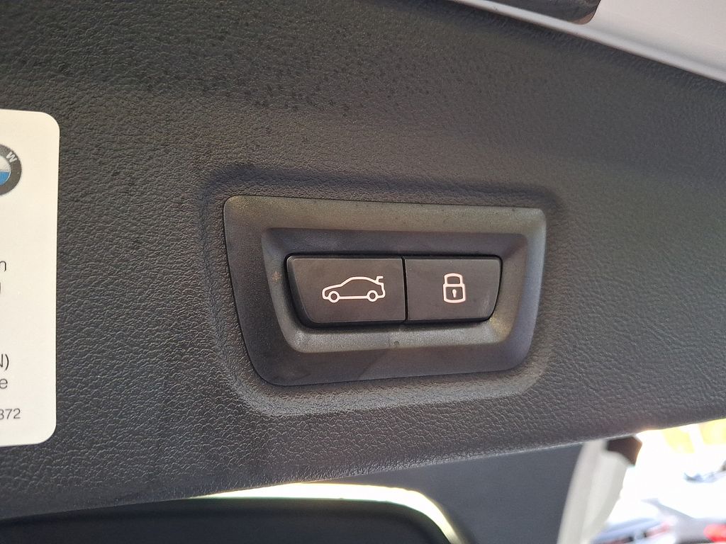 Thumbnail: 2023 BMW i4 - 28