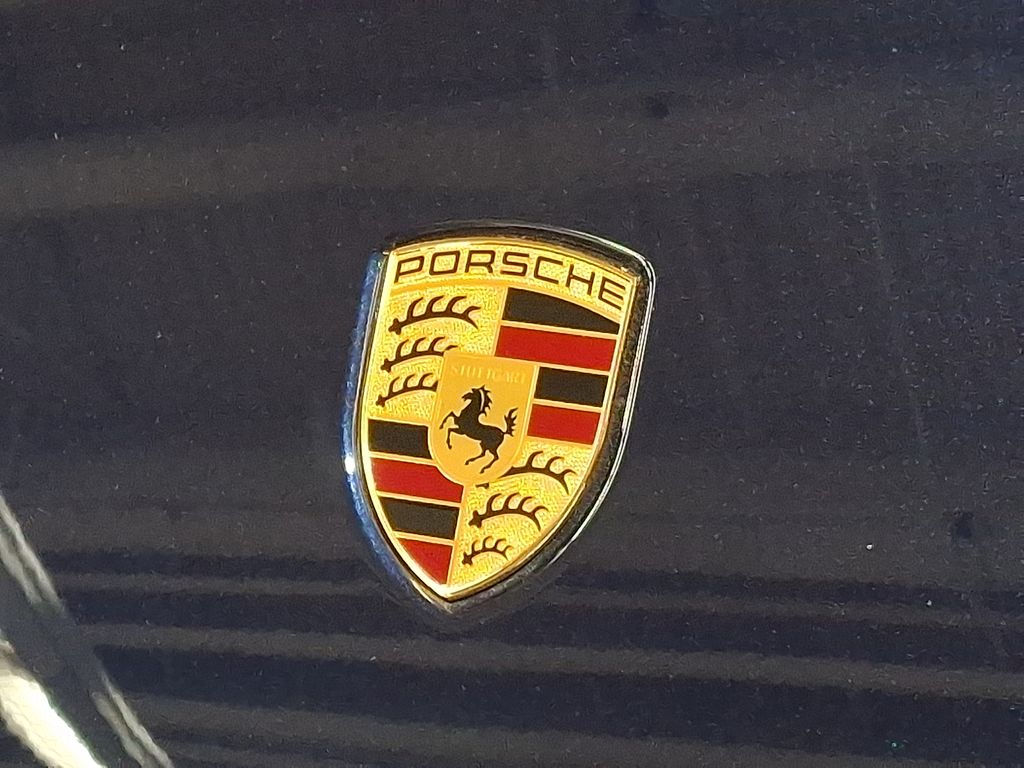 Thumbnail: 2022 Porsche Macan - 25