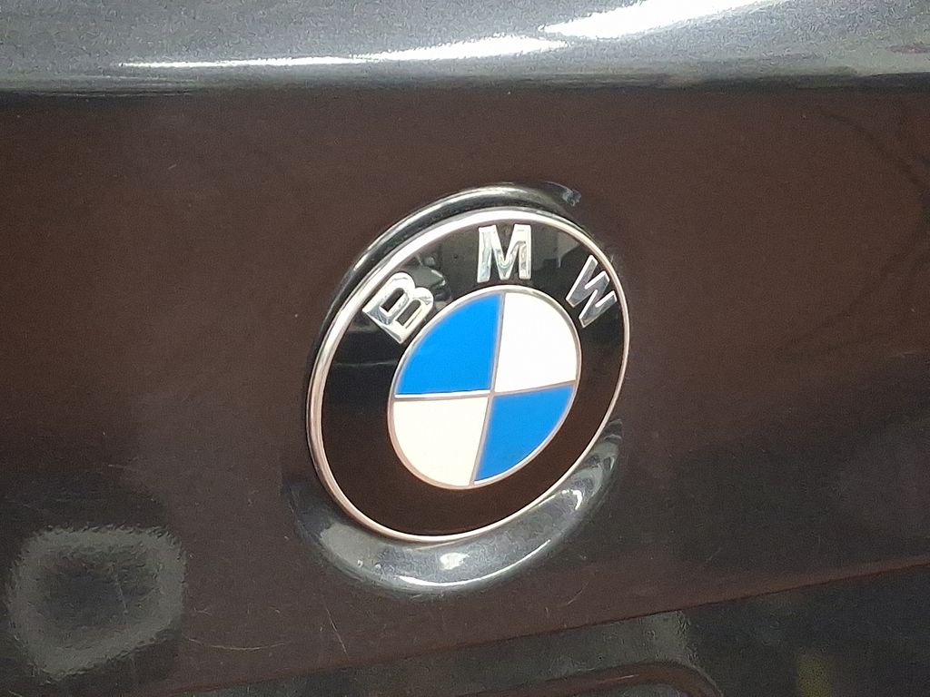 Thumbnail: 2011 BMW 5 Series - 29