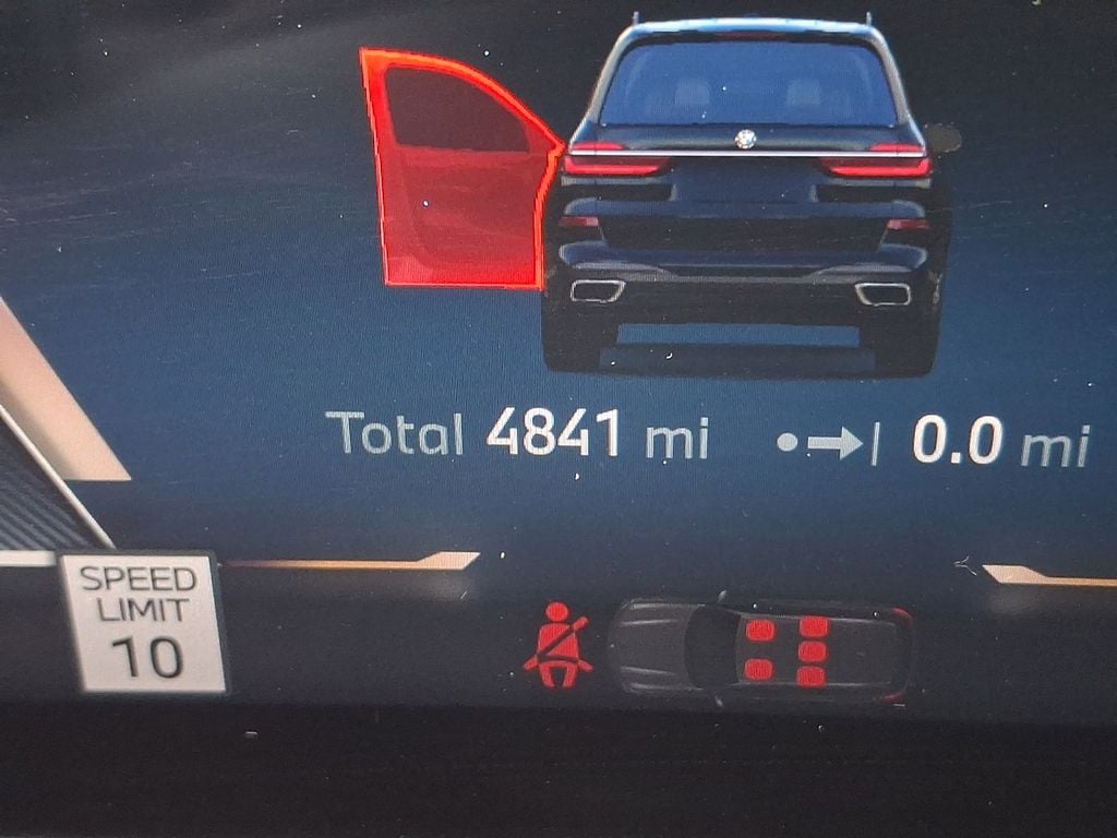 Thumbnail: 2026 BMW X7 - 17