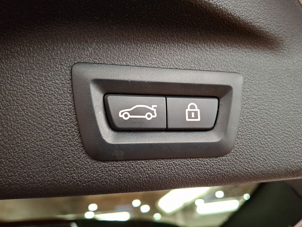 Thumbnail: 2021 BMW X7 - 30