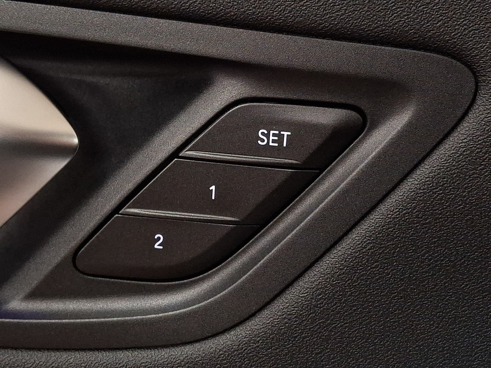 Thumbnail: 2025 BMW 2 Series - 24