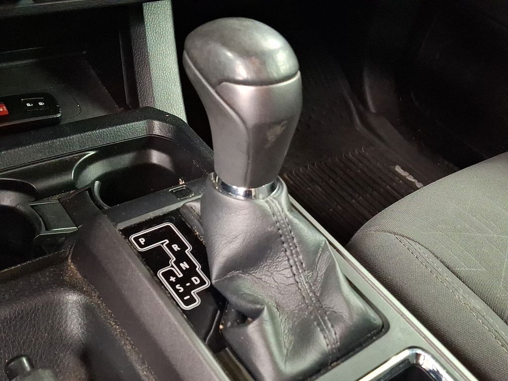 Thumbnail: 2019 Toyota Tacoma - 10