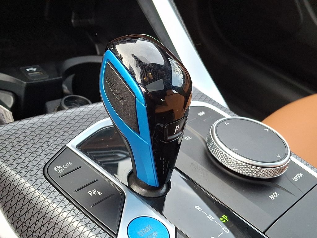 Thumbnail: 2023 BMW i4 - 12