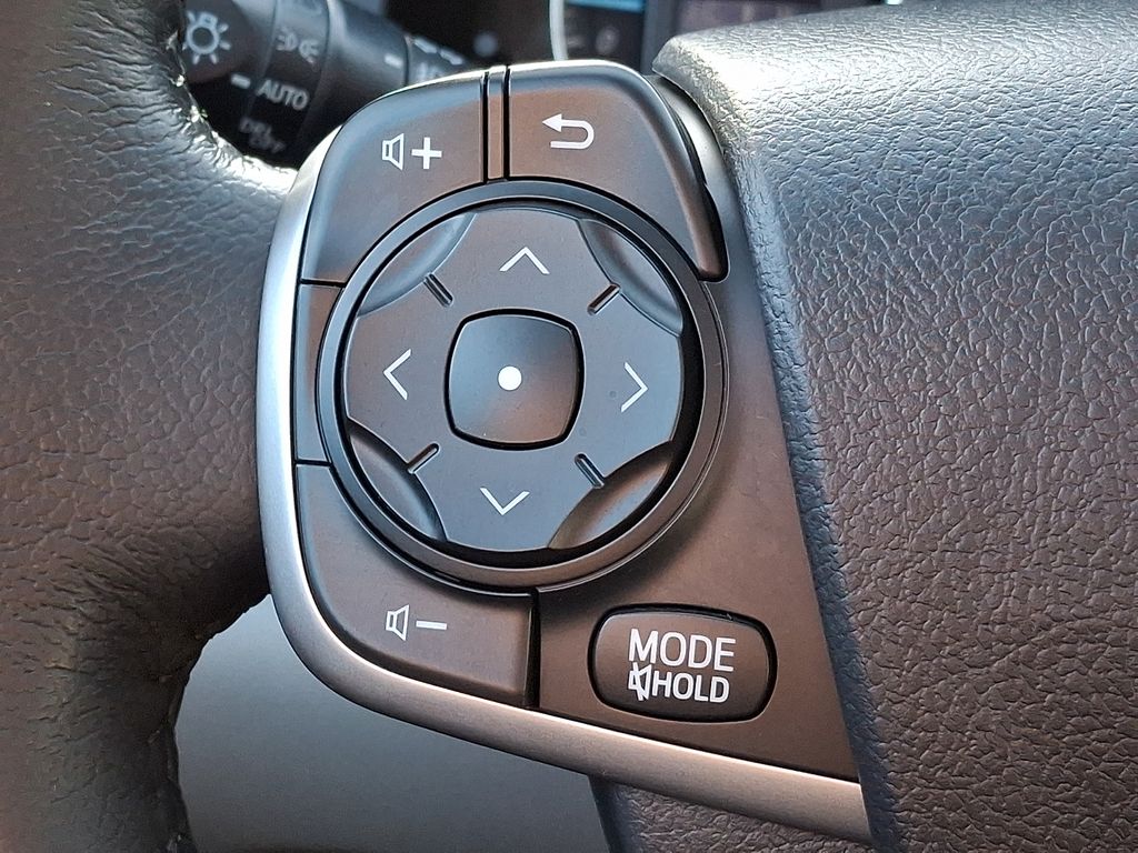 Thumbnail: 2014 Toyota Camry - 19