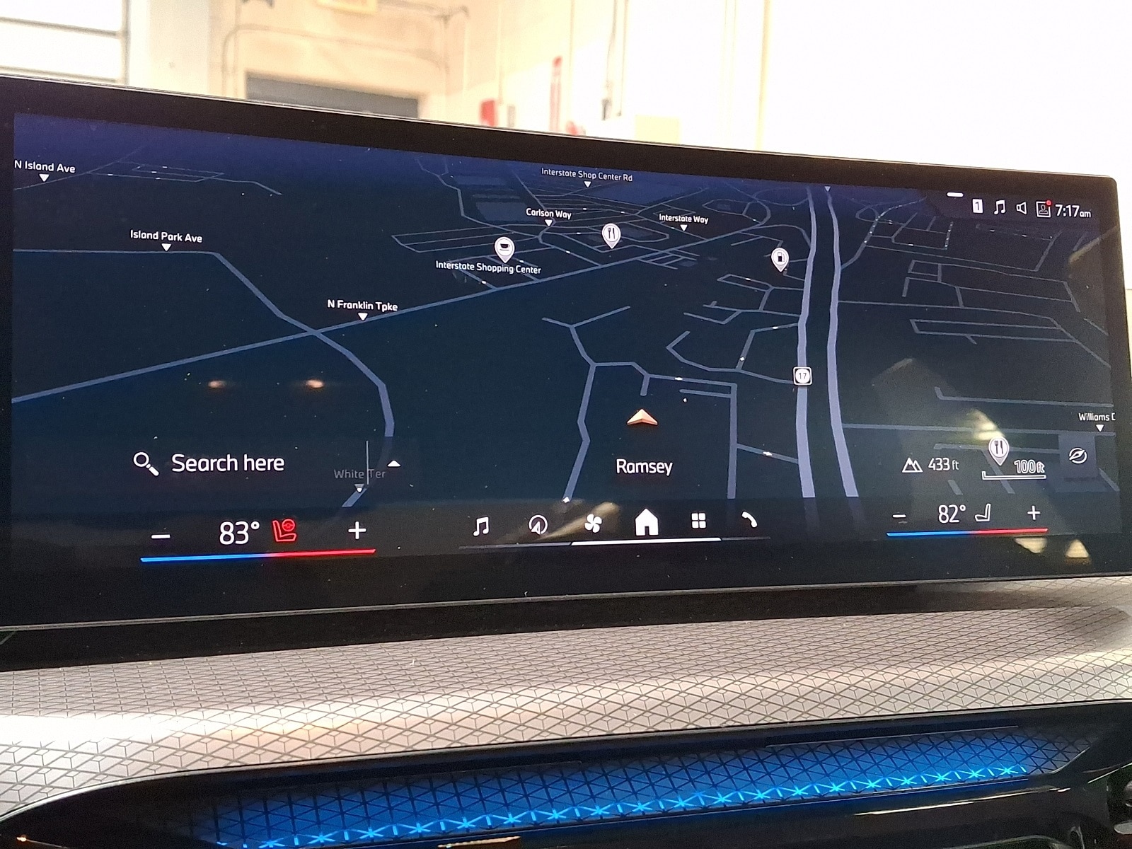 Thumbnail: 2025 BMW 3 Series - 15