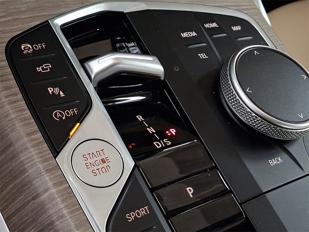 Thumbnail: 2025 BMW 3 Series - 13