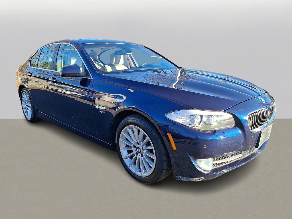 Thumbnail: 2011 BMW 5 Series - 3
