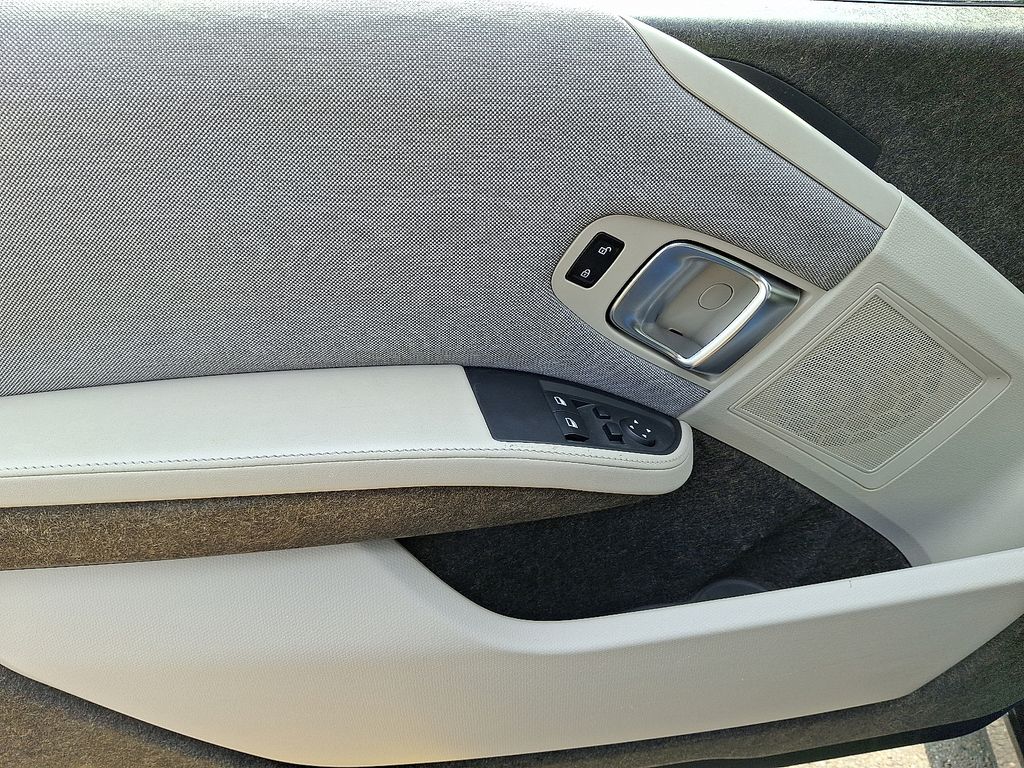 Thumbnail: 2014 BMW i3 - 13