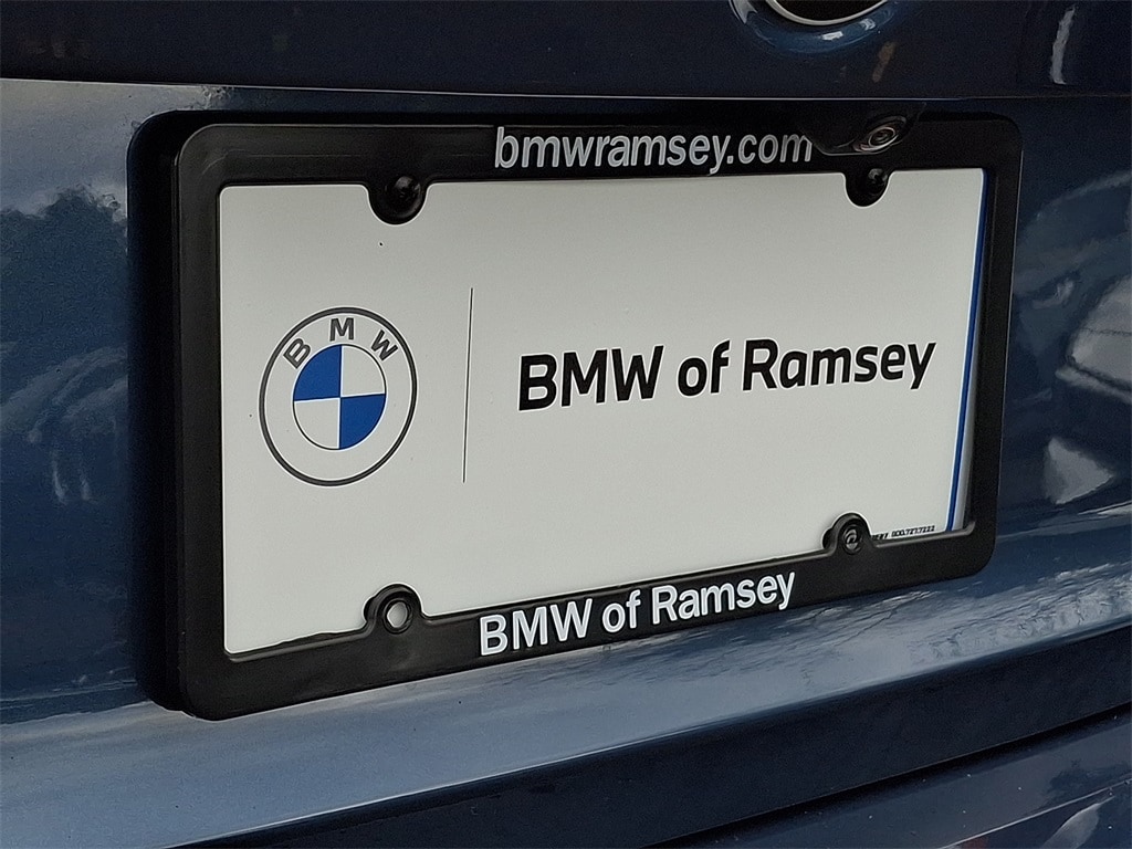 Thumbnail: 2025 BMW 3 Series - 30