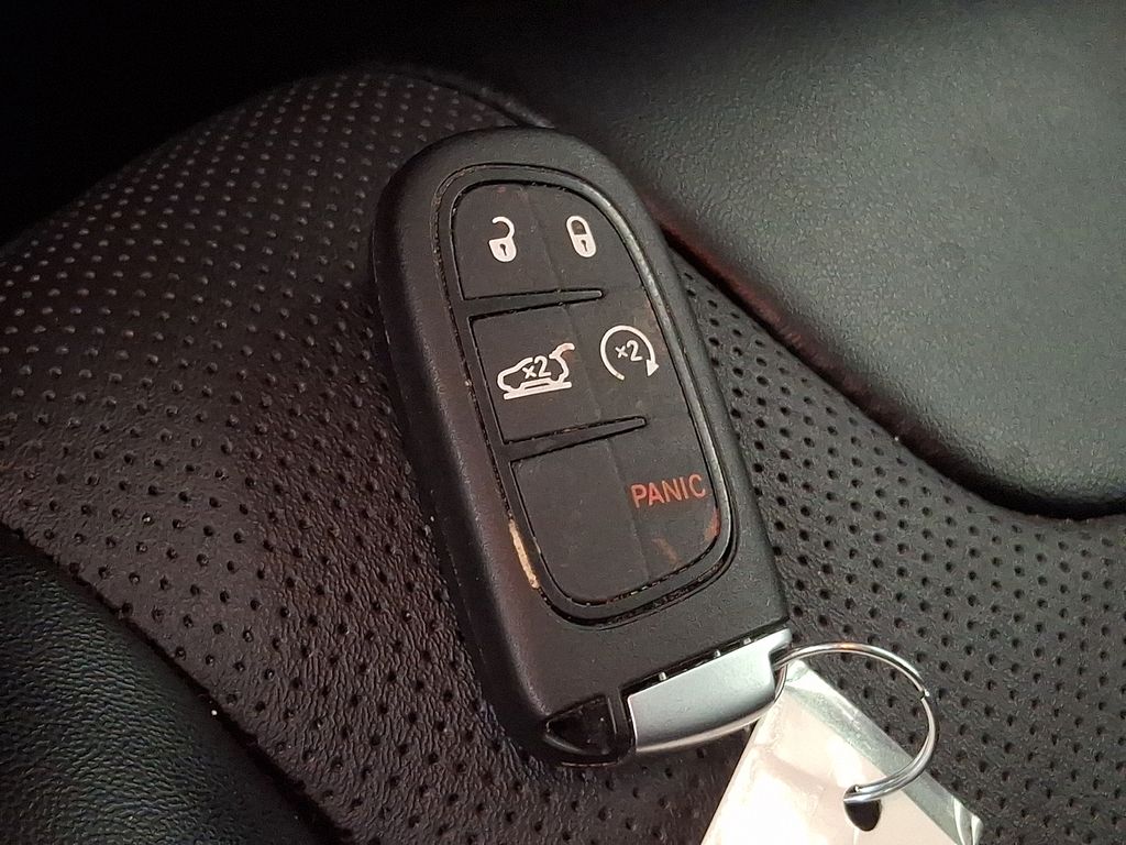 Thumbnail: 2022 Jeep Cherokee - 21