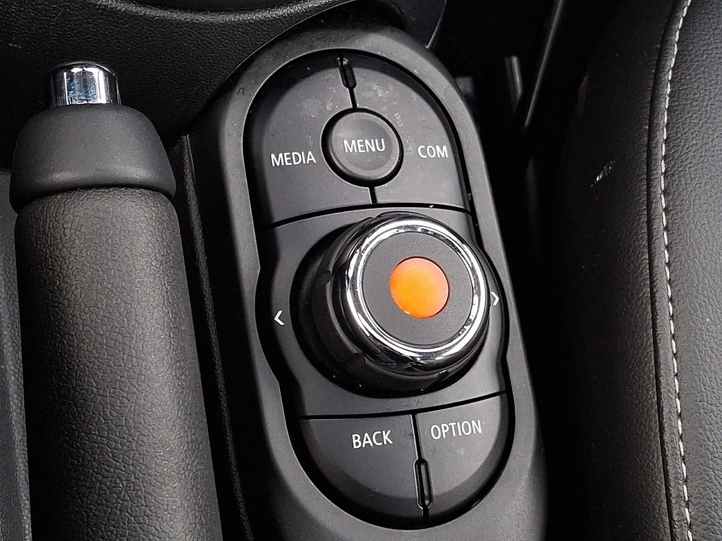 Thumbnail: 2021 MINI Cooper Hardtop - 23