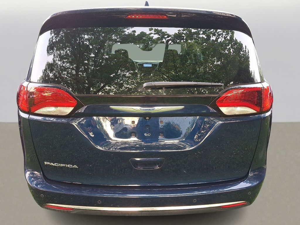 Thumbnail: 2017 Chrysler Pacifica - 5