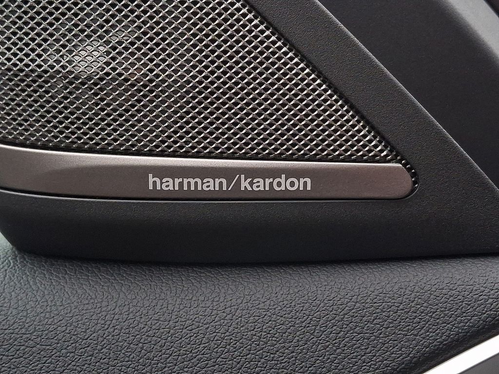 Thumbnail: 2023 BMW 5 Series - 24