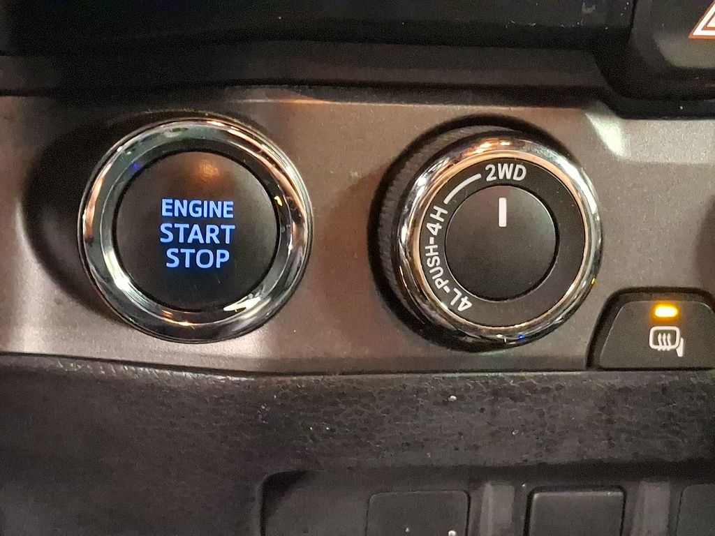 Thumbnail: 2019 Toyota Tacoma - 20