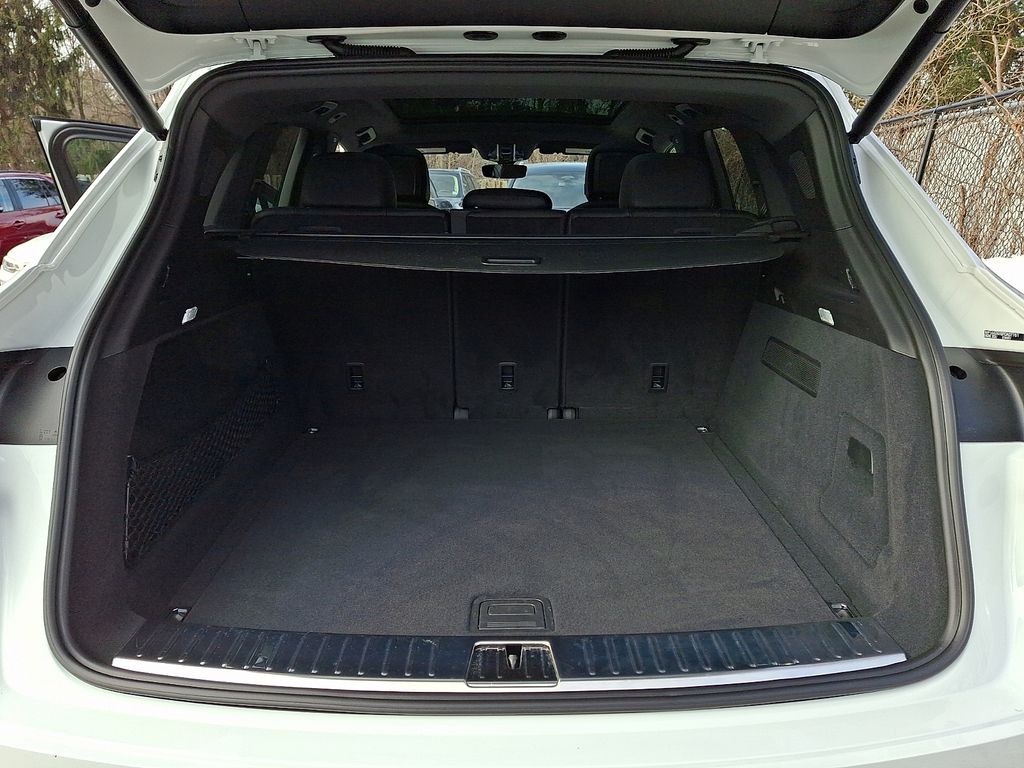 Thumbnail: 2023 Porsche Cayenne - 26