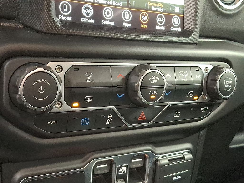 2023 Jeep Wrangler Sahara 15