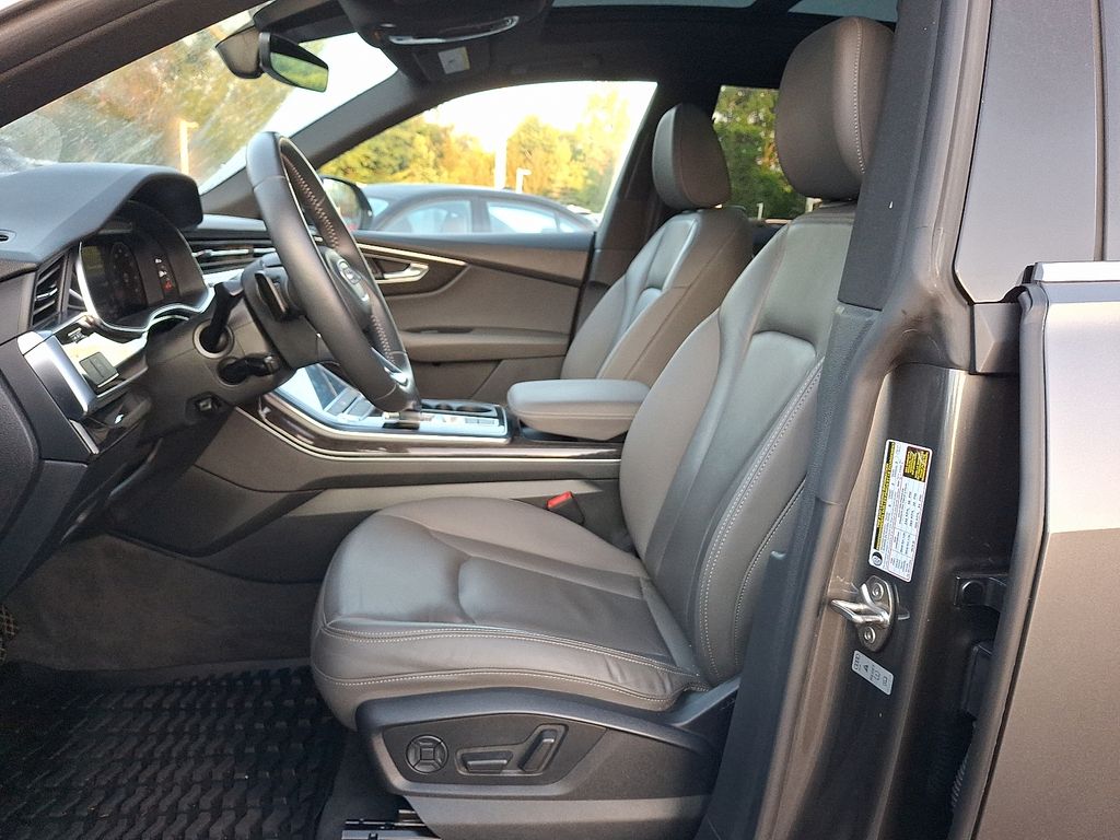 Thumbnail: 2019 Audi Q8 - 9