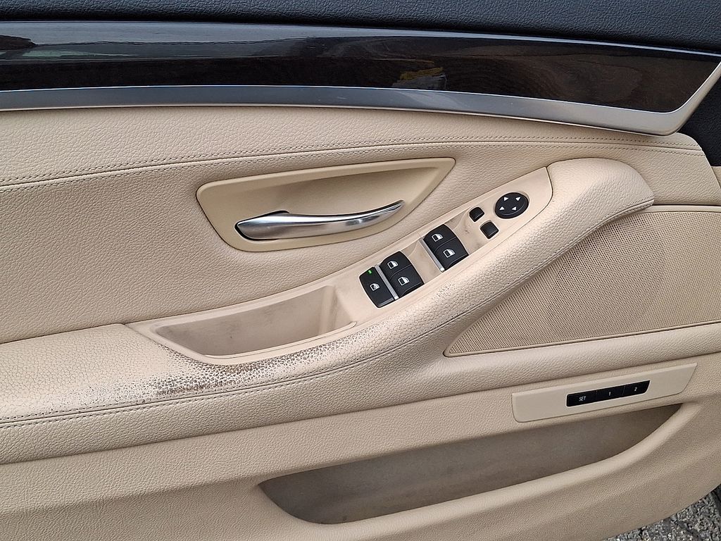 Thumbnail: 2015 BMW 5 Series - 9