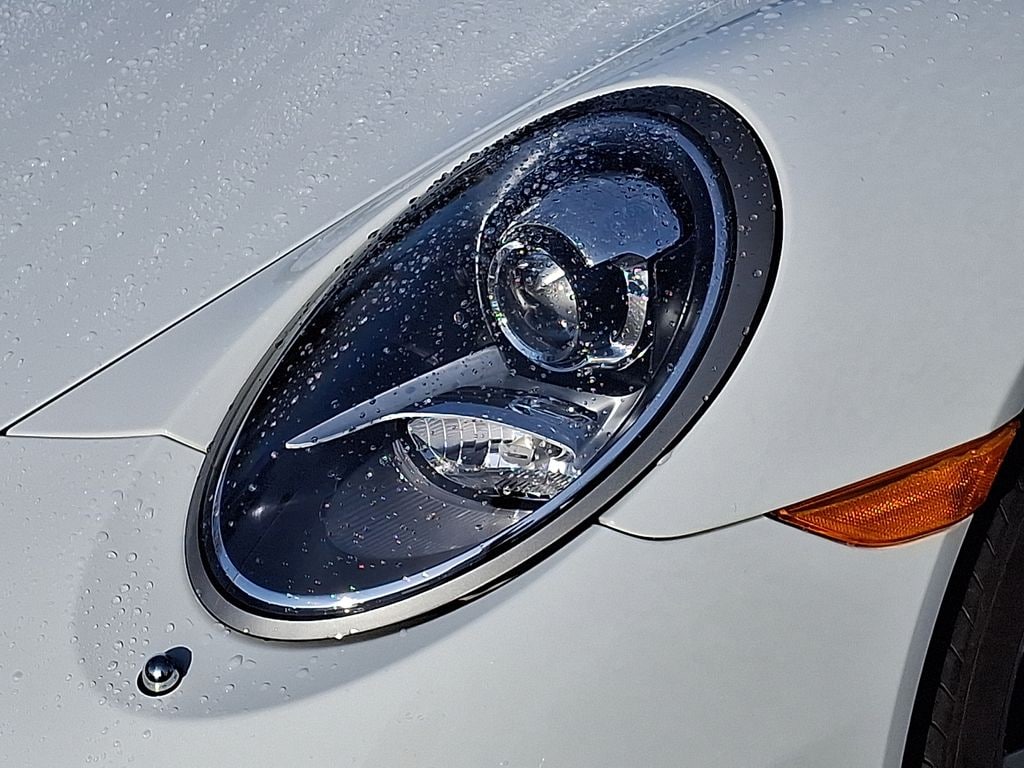 Thumbnail: 2015 Porsche 911 - 8