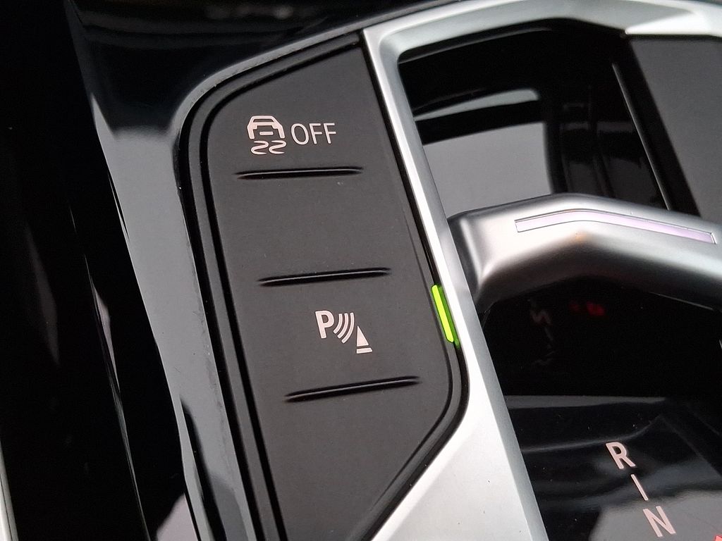 Thumbnail: 2024 BMW i4 - 19