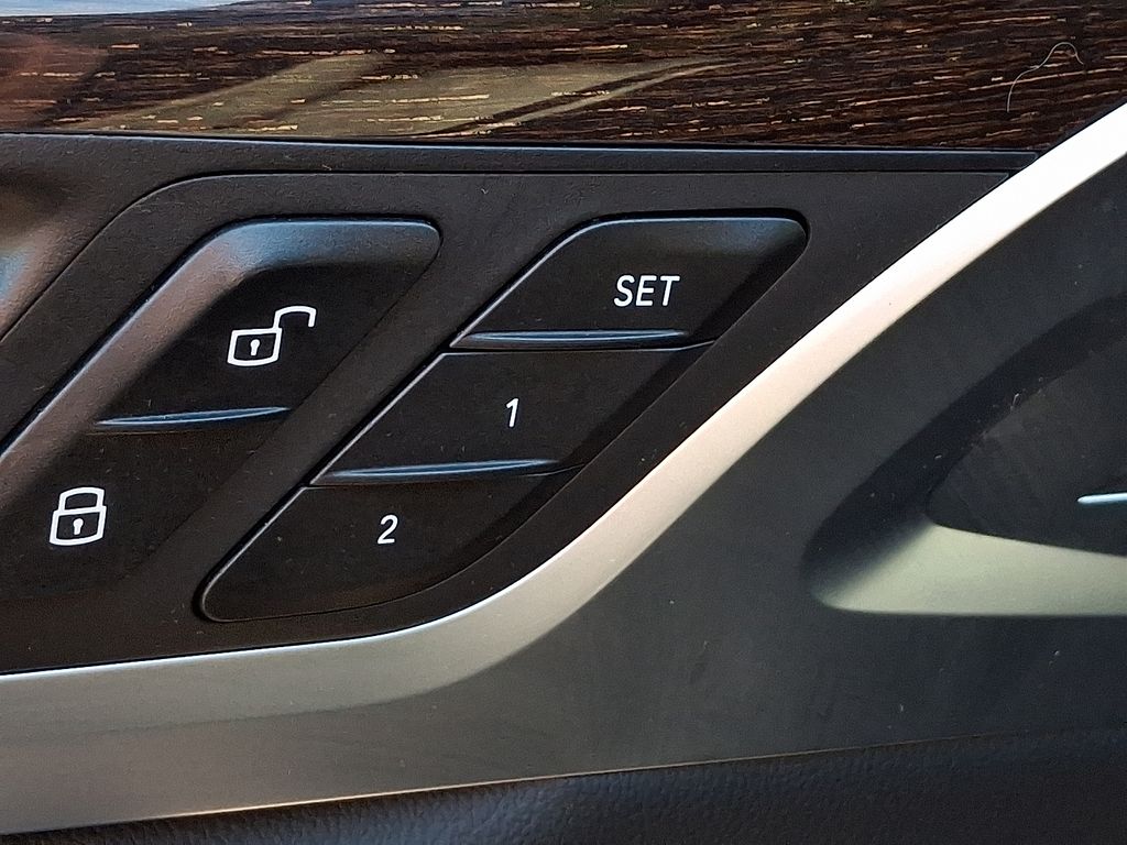 Thumbnail: 2023 BMW X4 - 21