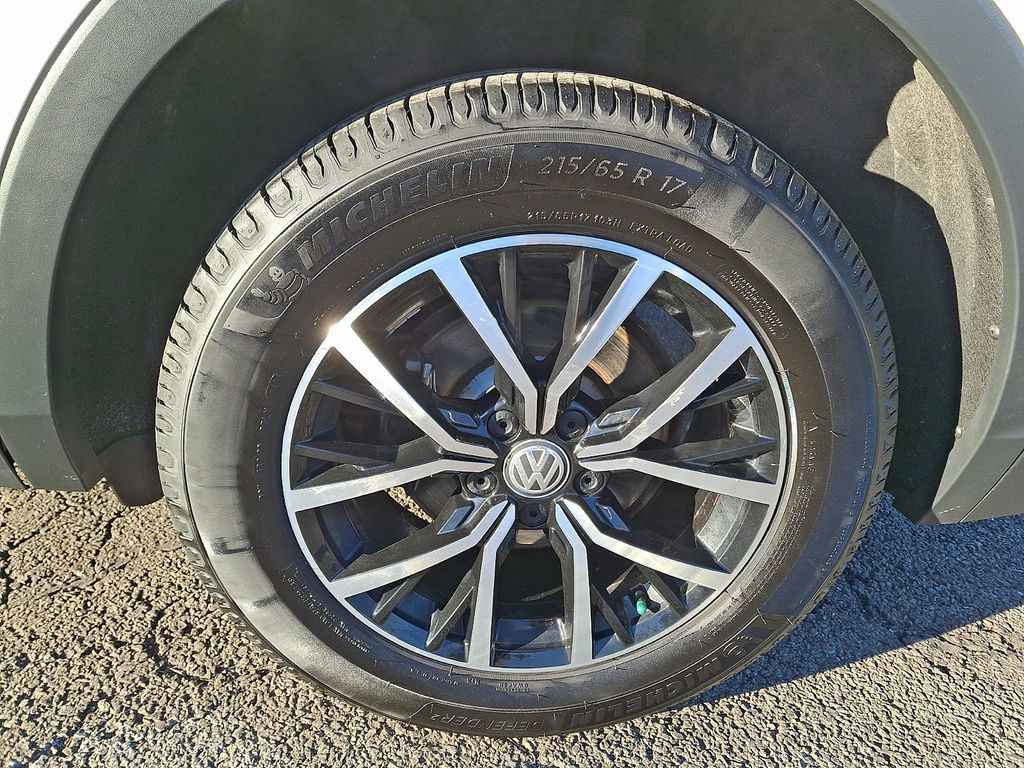 Thumbnail: 2021 Volkswagen Tiguan - 6